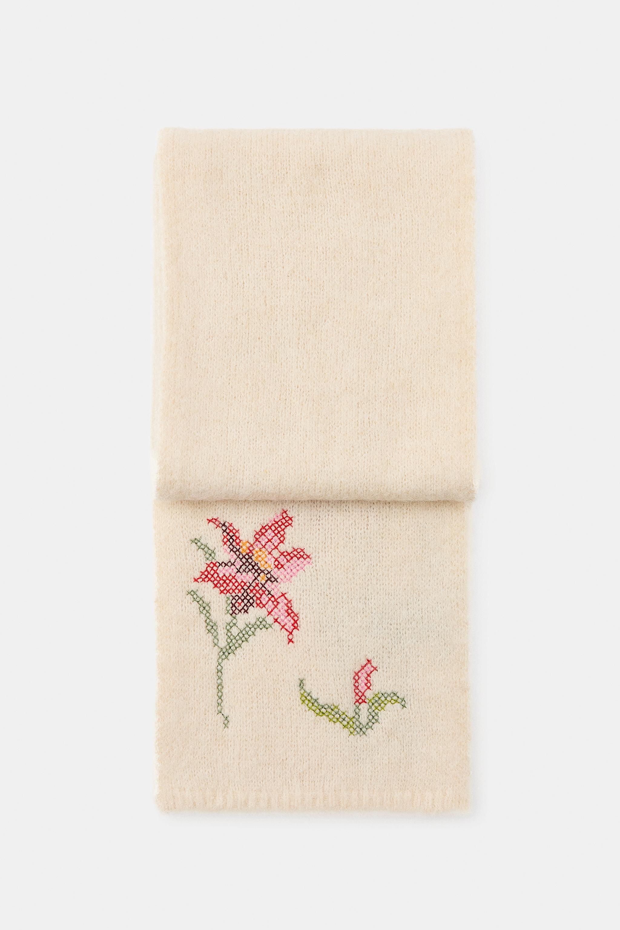 FLORAL EMBROIDERY KNIT SCARF